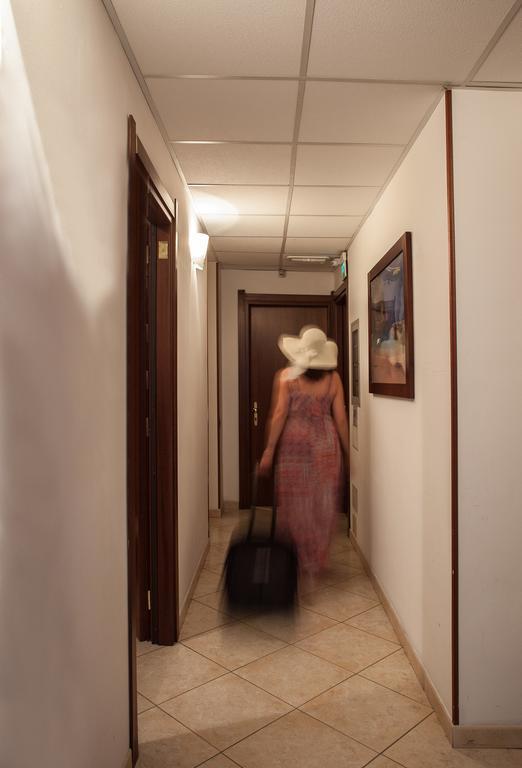 קליארי Hotel La Terrazza מראה חיצוני תמונה