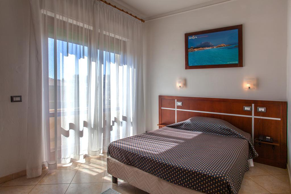 קליארי Hotel La Terrazza חדר תמונה