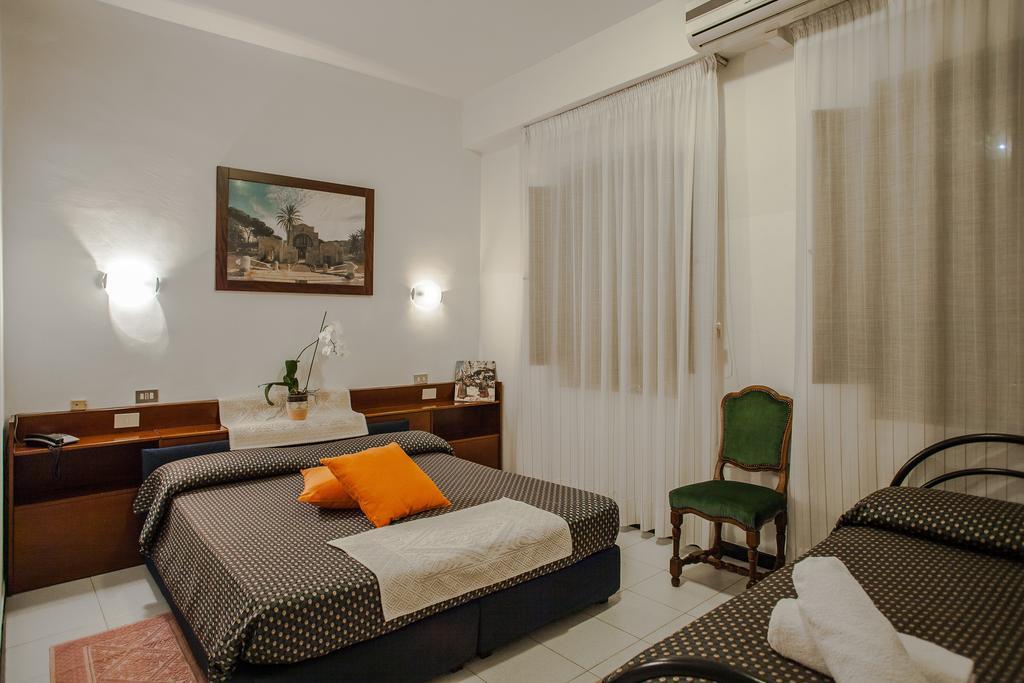 קליארי Hotel La Terrazza חדר תמונה