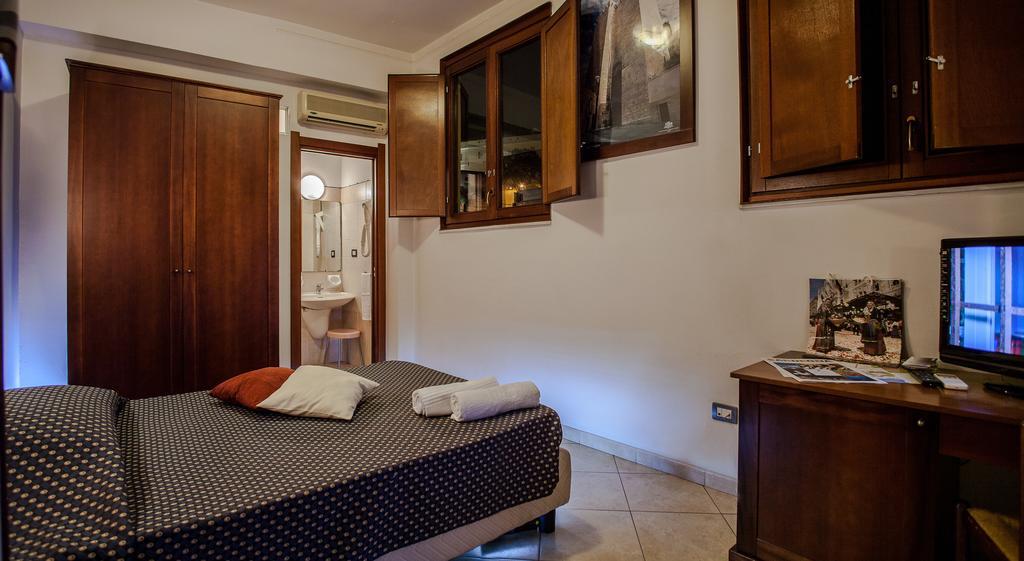 קליארי Hotel La Terrazza חדר תמונה