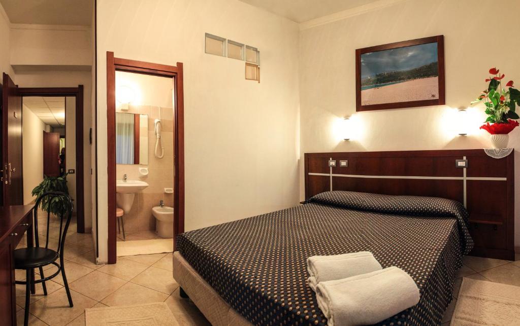 קליארי Hotel La Terrazza חדר תמונה