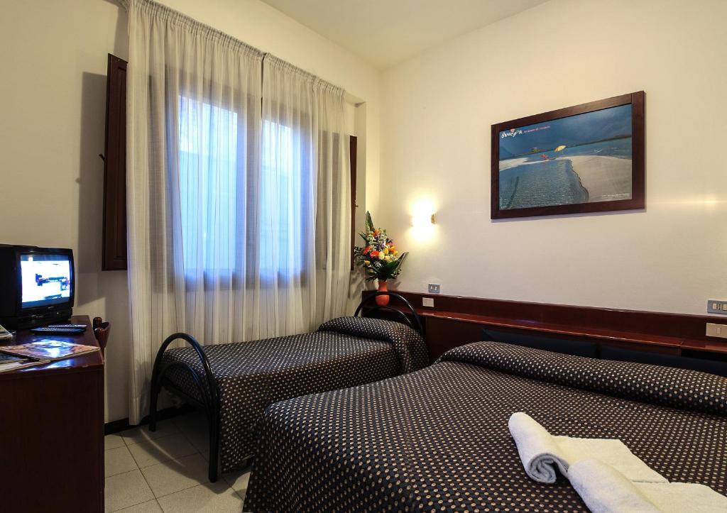 קליארי Hotel La Terrazza חדר תמונה