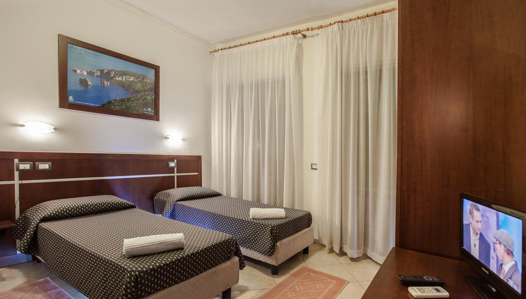 קליארי Hotel La Terrazza מראה חיצוני תמונה