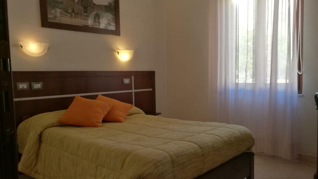 קליארי Hotel La Terrazza מראה חיצוני תמונה