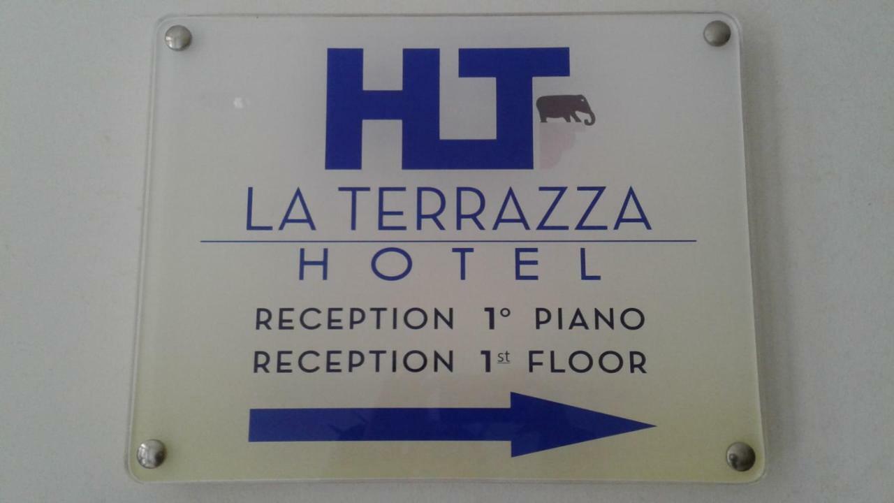 קליארי Hotel La Terrazza מראה חיצוני תמונה