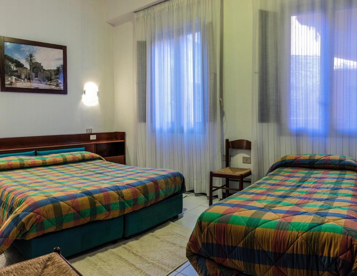 קליארי Hotel La Terrazza חדר תמונה